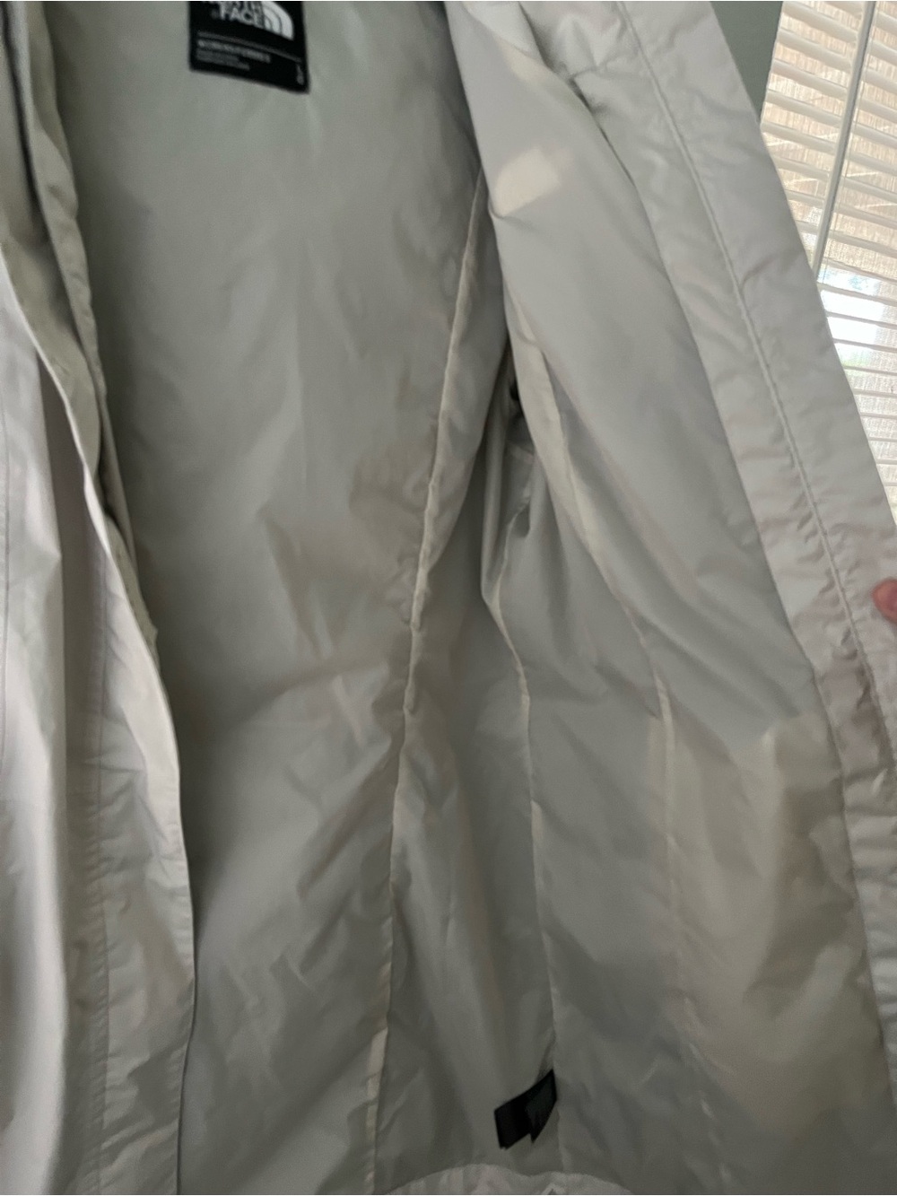 The North Face Women’s Hyvent Raincoat. - Picture 6 of 9